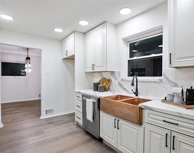 10922 Ferndale Road - Photo Thumbnail 12