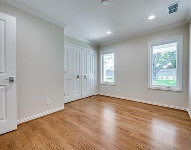7154 Stonetrail - Photo Thumbnail 12