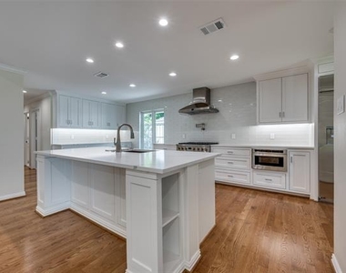 7154 Stonetrail - Photo Thumbnail 9