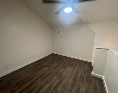 7474 Fair Oaks Avenue - Photo Thumbnail 12