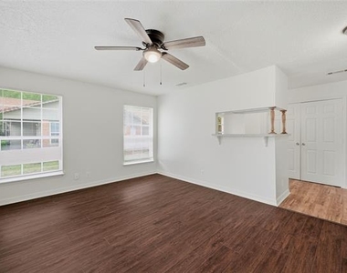 1703 W Elm Street - Photo Thumbnail 3