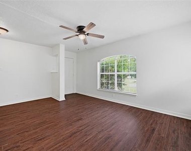 1703 W Elm Street - Photo Thumbnail 5