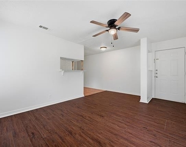 1703 W Elm Street - Photo Thumbnail 4