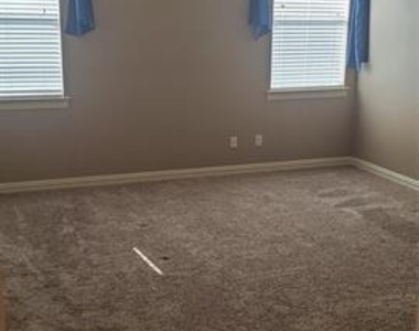 1125 Northwood Lane - Photo Thumbnail 9
