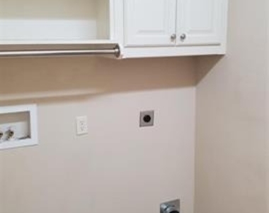 1125 Northwood Lane - Photo Thumbnail 14