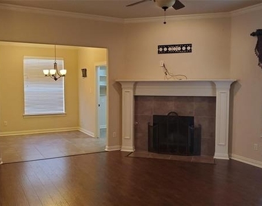 1125 Northwood Lane - Photo Thumbnail 5