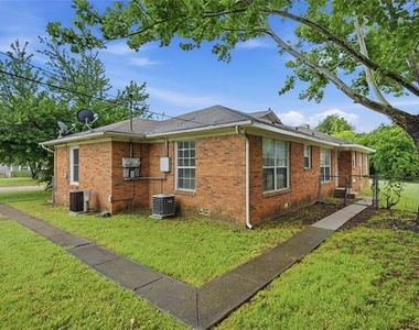 1701 W Elm Street - Photo Thumbnail 17