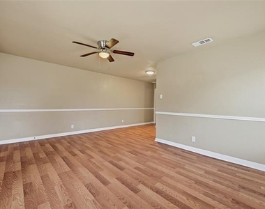 1701 W Elm Street - Photo Thumbnail 3