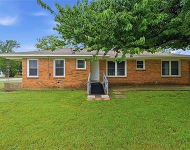 1701 W Elm Street - Photo Thumbnail 14