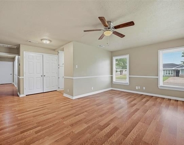 1701 W Elm Street - Photo Thumbnail 2