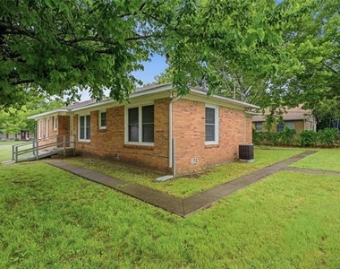 1701 W Elm Street - Photo Thumbnail 15