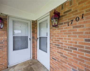 1701 W Elm Street - Photo Thumbnail 1