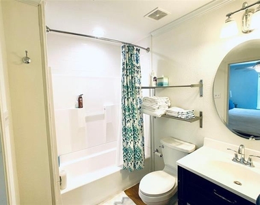 6313 Belmont Avenue - Photo Thumbnail 25