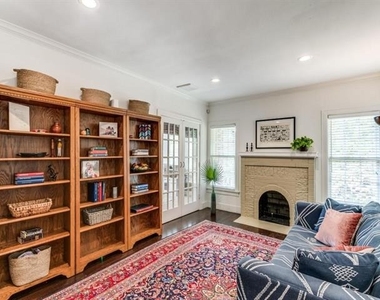 6313 Belmont Avenue - Photo Thumbnail 10