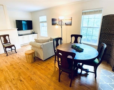 6313 Belmont Avenue - Photo Thumbnail 26