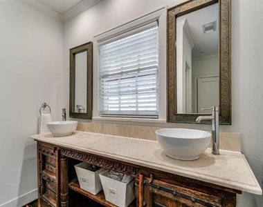 6313 Belmont Avenue - Photo Thumbnail 13