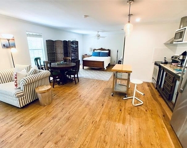 6313 Belmont Avenue - Photo Thumbnail 24