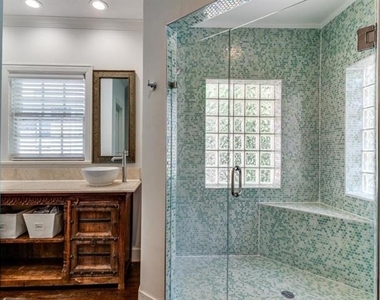 6313 Belmont Avenue - Photo Thumbnail 14