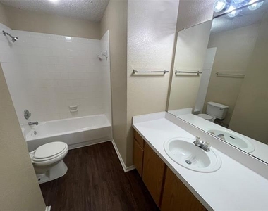 1611 Columbia Drive - Photo Thumbnail 7