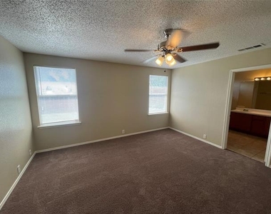 1611 Columbia Drive - Photo Thumbnail 18