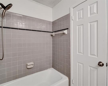 207 Stefanie Street - Photo Thumbnail 19