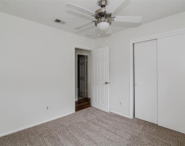 207 Stefanie Street - Photo Thumbnail 21