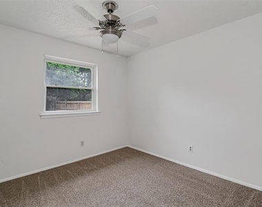 207 Stefanie Street - Photo Thumbnail 20