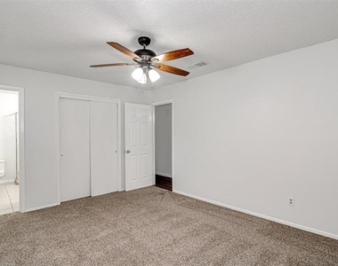 207 Stefanie Street - Photo Thumbnail 14