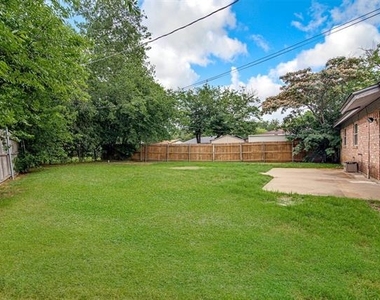 207 Stefanie Street - Photo Thumbnail 22