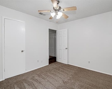 207 Stefanie Street - Photo Thumbnail 17
