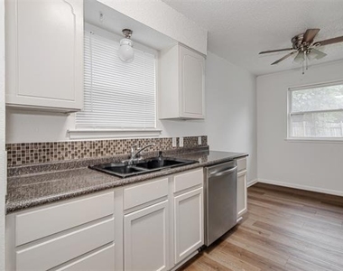 207 Stefanie Street - Photo Thumbnail 12