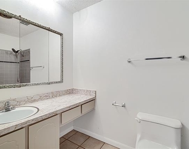 207 Stefanie Street - Photo Thumbnail 18
