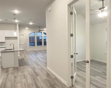 501 Orchard Place - Photo Thumbnail 6