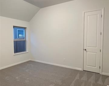 501 Orchard Place - Photo Thumbnail 11