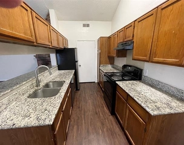 1754 Carrington Drive - Photo Thumbnail 8