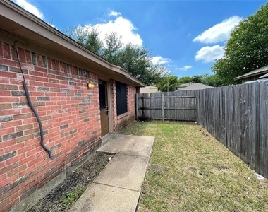 1754 Carrington Drive - Photo Thumbnail 5