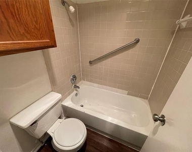 1754 Carrington Drive - Photo Thumbnail 6
