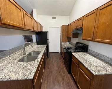 1754 Carrington Drive - Photo Thumbnail 9