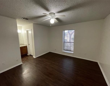 1754 Carrington Drive - Photo Thumbnail 7