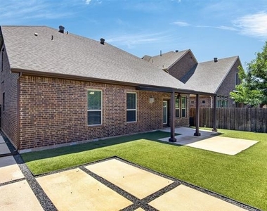 10204 Marathon Court - Photo Thumbnail 4