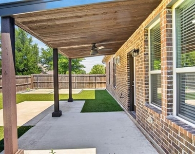 10204 Marathon Court - Photo Thumbnail 6