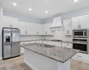 10204 Marathon Court - Photo Thumbnail 15