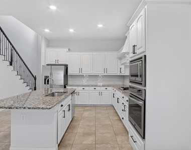 10204 Marathon Court - Photo Thumbnail 16