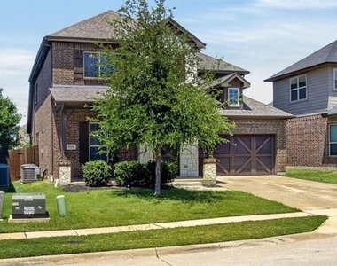 10204 Marathon Court - Photo Thumbnail 2