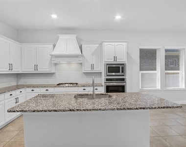 10204 Marathon Court - Photo Thumbnail 14