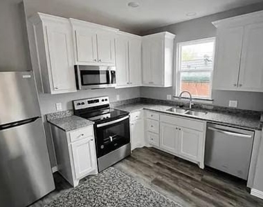 2109 Bluebonnet Avenue - Photo Thumbnail 2