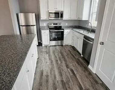 2109 Bluebonnet Avenue - Photo Thumbnail 4