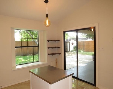 2308 Crestmeadow Street - Photo Thumbnail 11