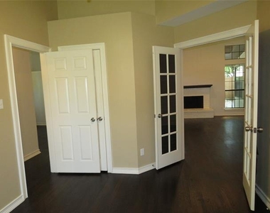 2308 Crestmeadow Street - Photo Thumbnail 23