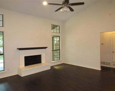 2308 Crestmeadow Street - Photo Thumbnail 7